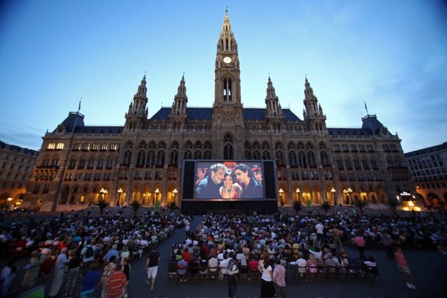 Фестиваль музыкальных фильмов 2012 (Film Festival am Rathausplatz 2012) Фестиваль музыкальных фильмов (Film Festival am Rathausplatz)