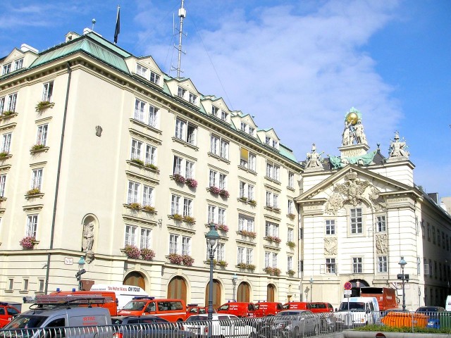 Цейхгауз «Ам Хоф» (Bürgerliches Zeughaus am Hof)