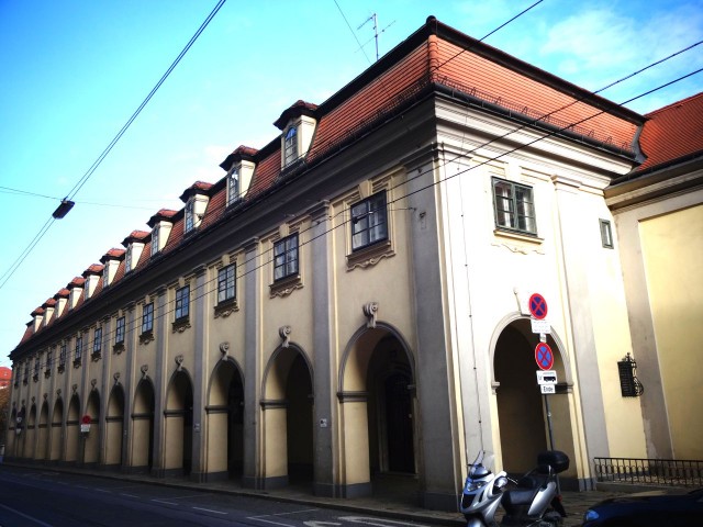 Дворец  Шварценбергов (Palais Schwarzenberg)