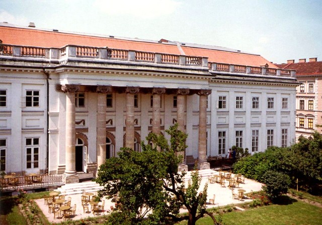 Дворец Разумовски (Palais Rasumofsky)