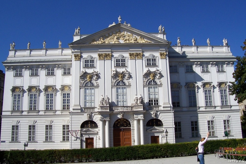 Дворец Траутсон в Вене