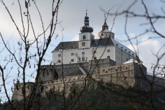 Замок Форхтенштайн (Burg Forchtenstein)