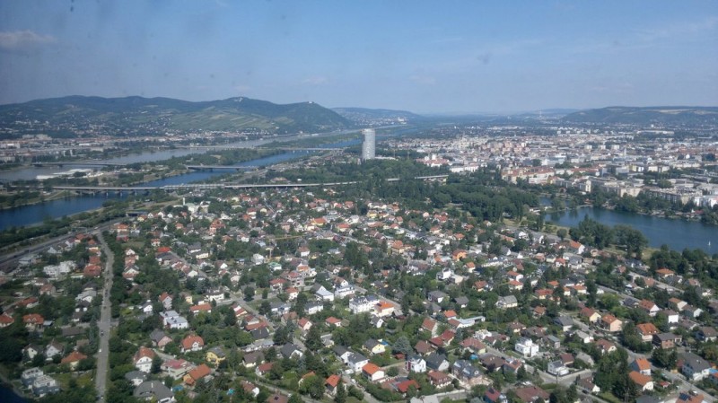 Панорама Вены со смотровой площадки Дунайской башни
