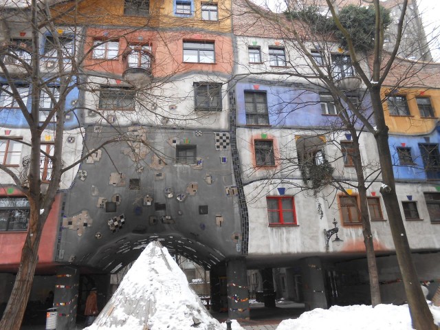Дом Хундертвассера (Hundertwasserhaus) 