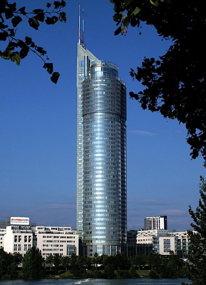 Башня Тысячелетия‎ (Millennium Tower)