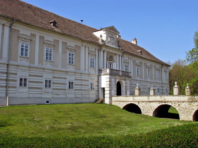 Замок Рорау (Schloss Rohrau)