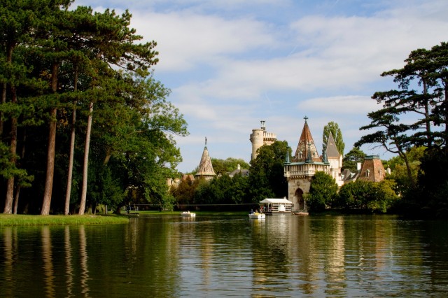 Дворцово-парковый ансамбль Лаксенбург