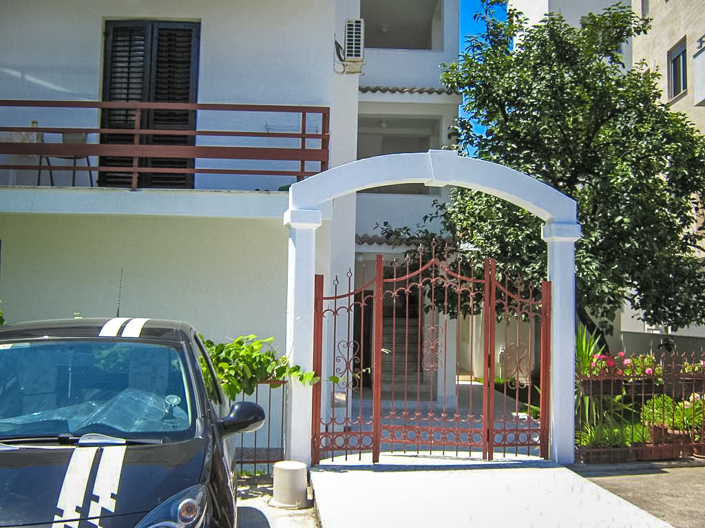 Franeta Apartments