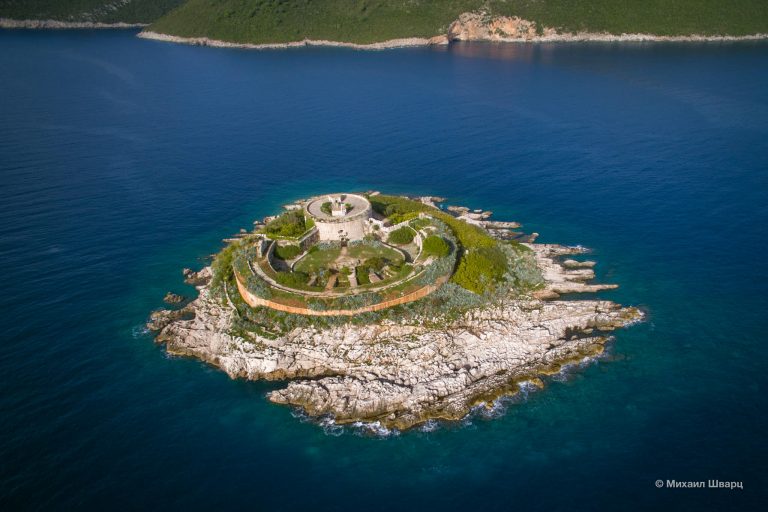 Остров Мамула