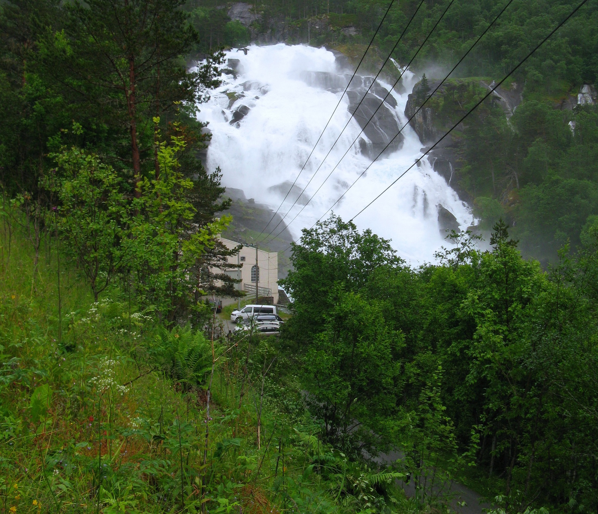 Долина водопадов Husedalen