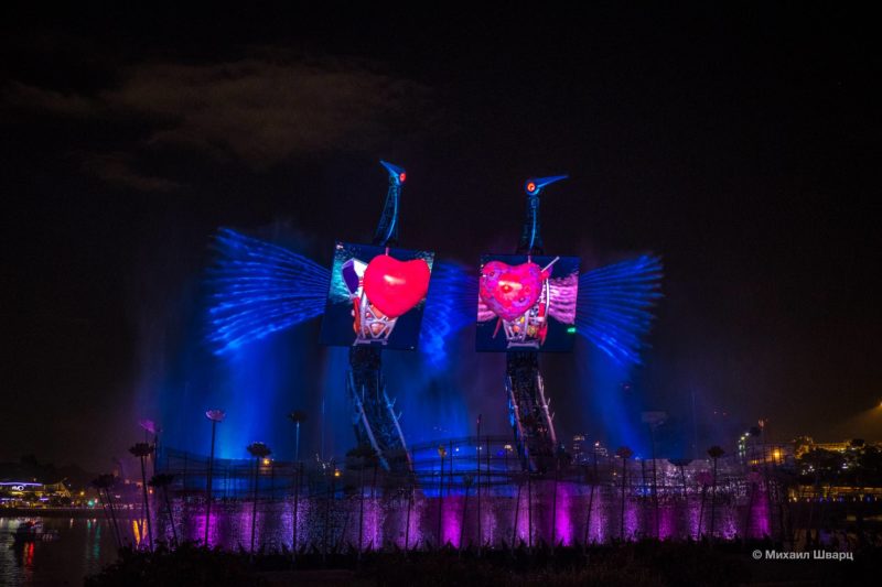 Sentosa Crane Dance