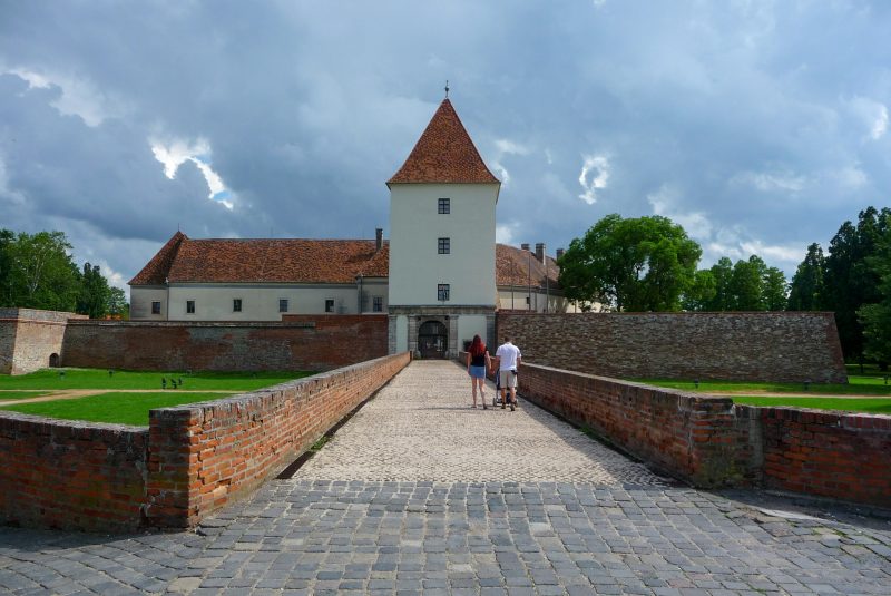 Замок Шарвар (Sárvári vár)