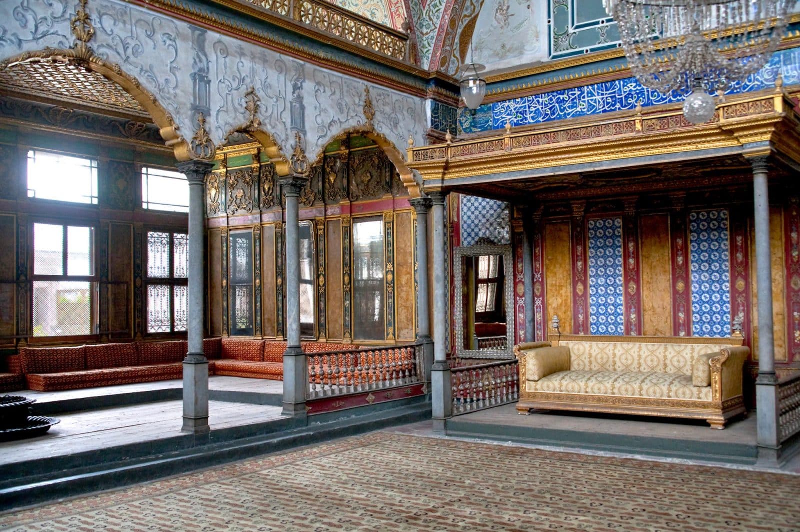 Подборка из 9 экскурсий по дворцам Стамбула