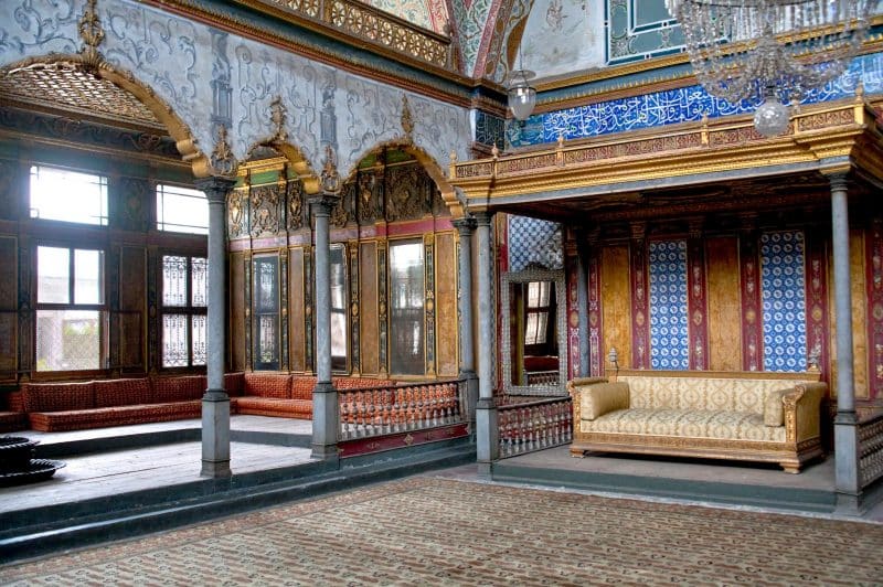 Подборка из 8 экскурсий по дворцам Стамбула